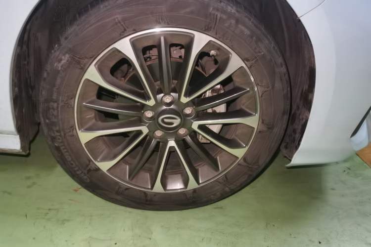 Used GAC Trumpchi EMPOW 2021 270T DCT J11 Version Right Front Wheel Hub