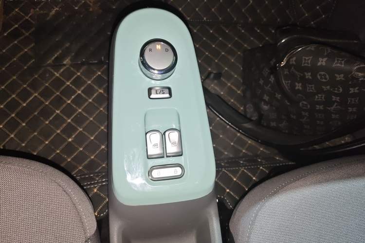 Used CHANGAN NEVO Lumin 2024 130km Qingyue Version Gear Lever