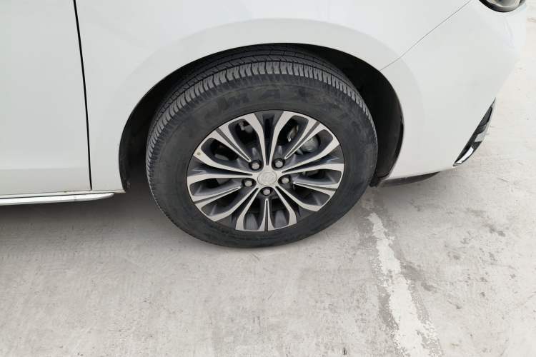 Used Buick GL8 2023 Land Executive Class 652T Luxury Model
