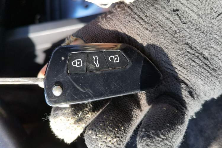 Used Volkswagen Sagitar 2012 1.4TSI Automatic Luxury Edition Vehicle Key