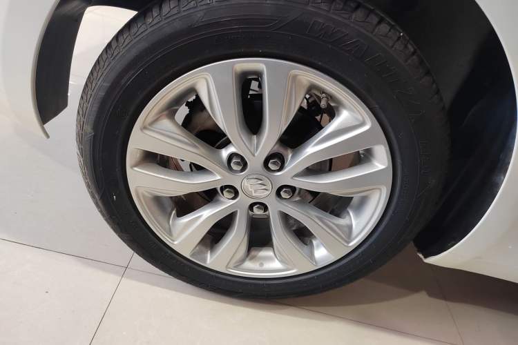 Used Buick GT 2021 Revised Version Flagship 1.5L Automatic Elite Edition Right Rear Wheel Hub