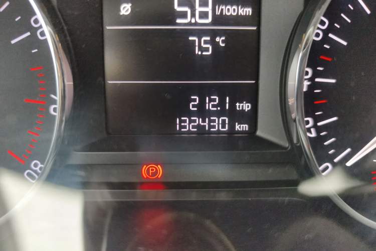 Used Skoda Octavia 2017 Classic Model 1.6L Manual Comfort Edition
