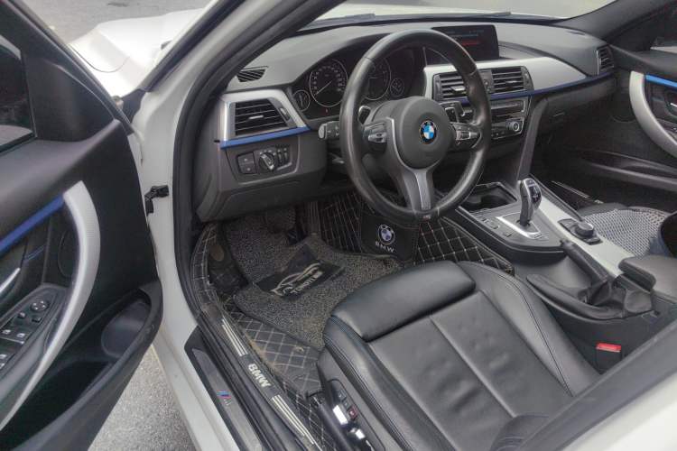 Used BMW 3 Series 2019 320i M Sport Package Driver Seat