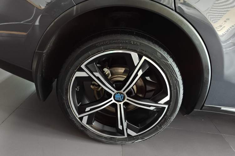 Used BYD Tang New Energy 2021 DM-i 112KM Prestige Model Right Rear Wheel Hub