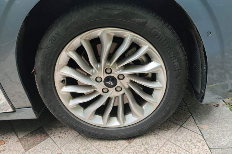 Used VOYAH Dream 2022 Low-Carbon Edition Plus Intelligent Driving Package Right Front Wheel Hub