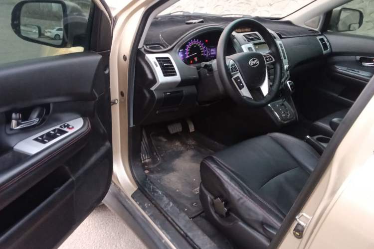 Used BYD S6 2014 2.4L Automatic Prestige 5-Seater