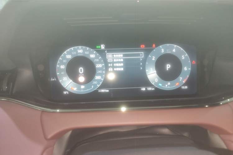 Used Land Rover Range Evoque 2024 Aurora L 249 PS Prestige Light-Chasing Edition Instrument Cluster