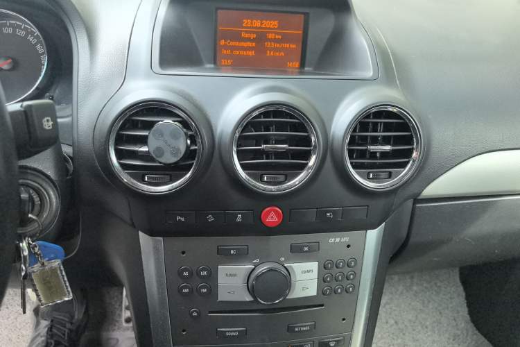 Used Opel Antara 2011 2.4 Luxury Two-Wheel-Drive Version