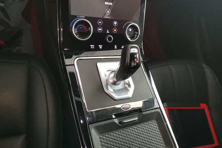 Used Land Rover Range Evoque 2020 249 PS R-DYNAMIC SE Sport Technology Edition Gear Lever