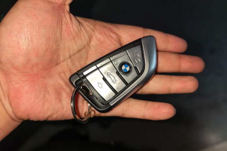 Used BMW 5 Series 2021 530Li Luxury Edition M Sport Package Vehicle Key