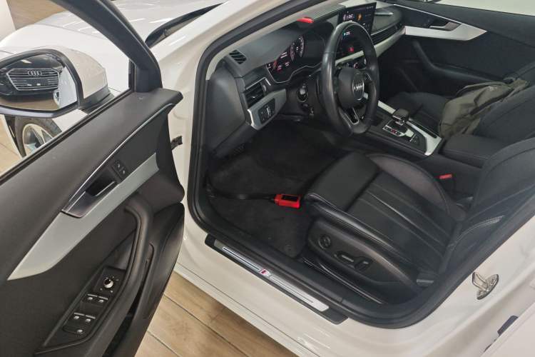 Used Audi A4L 2023 40 TFSI Fashion Dynamic Model Driver Seat