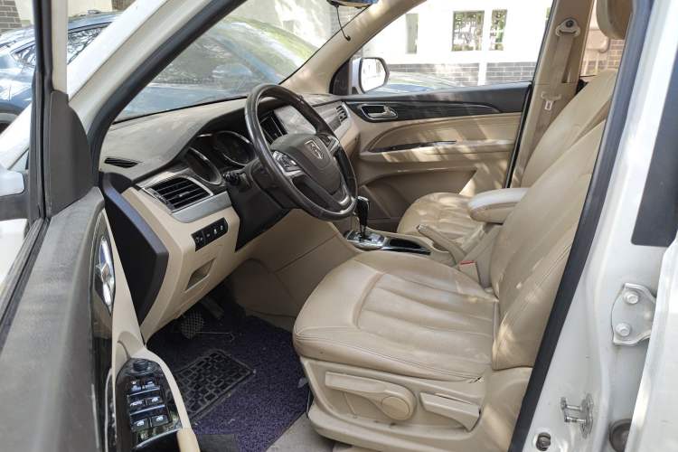 Used Baojun 730 2016 1.8L iAMT Luxury Model 7 Seats