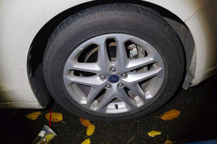 Used Ford Mondeo 2013 1.5L GTDi180 Fashion Edition Right Front Wheel Hub