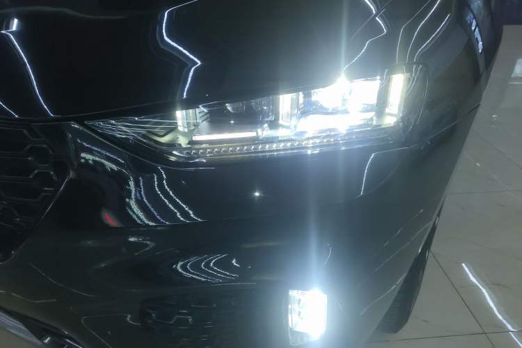 Used Wey VV7 2017 2.0T Ultra-Luxury Version
