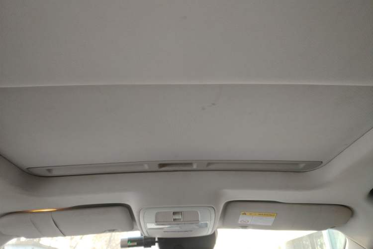 Used Roewe Ei5 2018 Internet Flagship Edition Headliner
