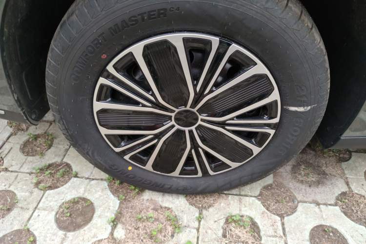 Used Geely Auto Emgrand 2026 Model 5th Generation 1.5L CVT Luxury Edition
