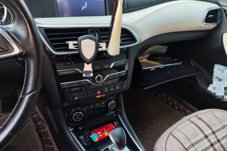 Used Infiniti QX30 2017 1.6T Two-Wheel-Drive Sport Edition