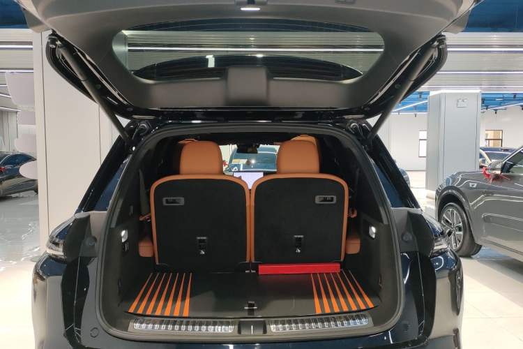 Used Li Auto L8 2025 Pro Smart Refresh Edition