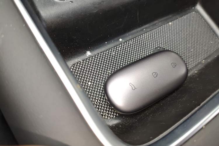 Used Li Auto L8 2023 Pro Model
