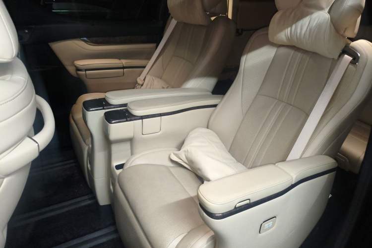 Used Toyota Vellfire 2021 Crown Dual-Engine 2.5L HV Supreme Edition Left Rear Seat