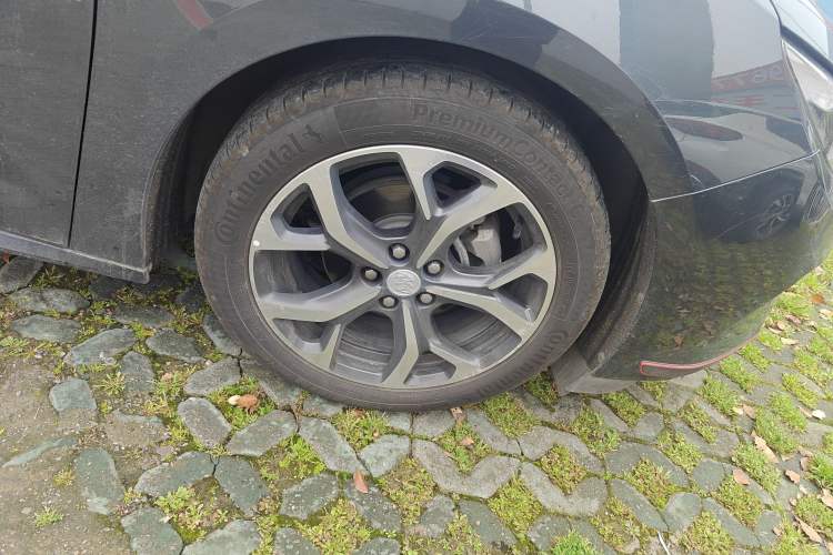 Used Buick VELITE 5 2017 Urban Extended-Range Model Right Front Wheel Hub