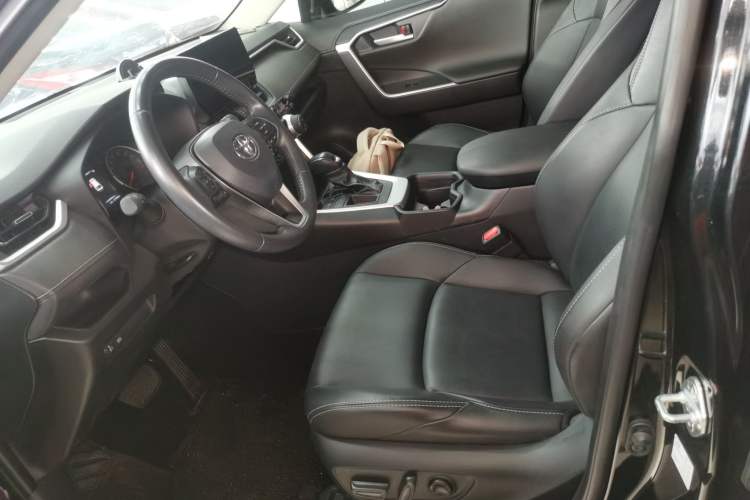 Used Toyota Wildlander 2023 2.0L CVT Two-Wheel Drive Urban Edition Left Front Seat