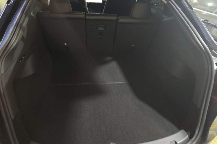 Used Tesla Model Y 2024 Long-Range All-Wheel-Drive Version Trunk