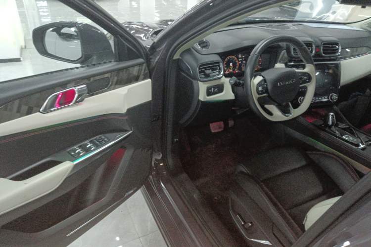 Used Lynk & Co 02 2022 1.5T DCT Shine Plus Driver Seat