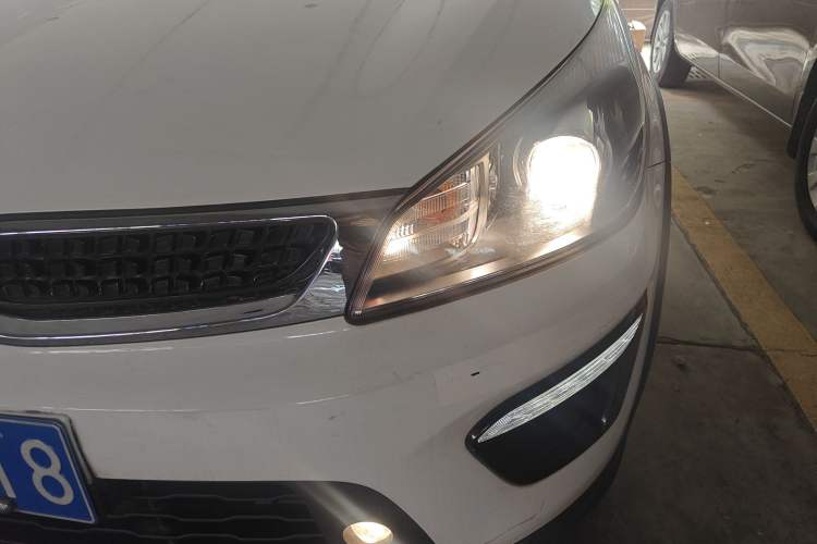 Used Kia KX Cross 2018 1.6L Automatic Dynamic Sunroof Version Left Front Headlight