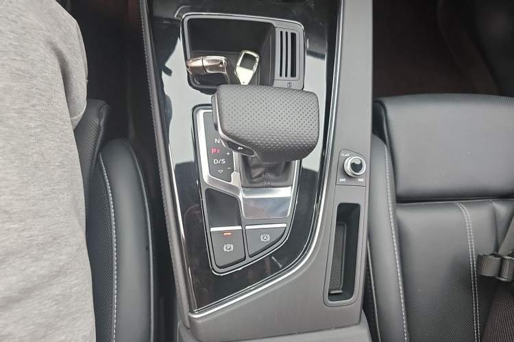 Used Audi A4L 2024 40 TFSI Luxury Dynamic Edition