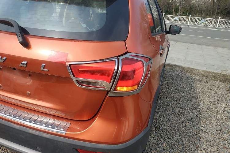 Used Haval H1 2016 Revised Version Blue Badge 1.5L AMT Luxury Edition
