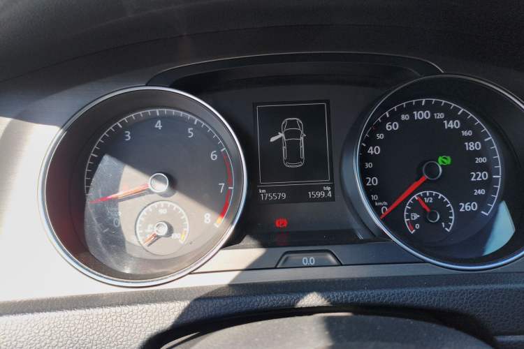 Used Volkswagen Golf 2015 1.4TSI Automatic Luxury Model