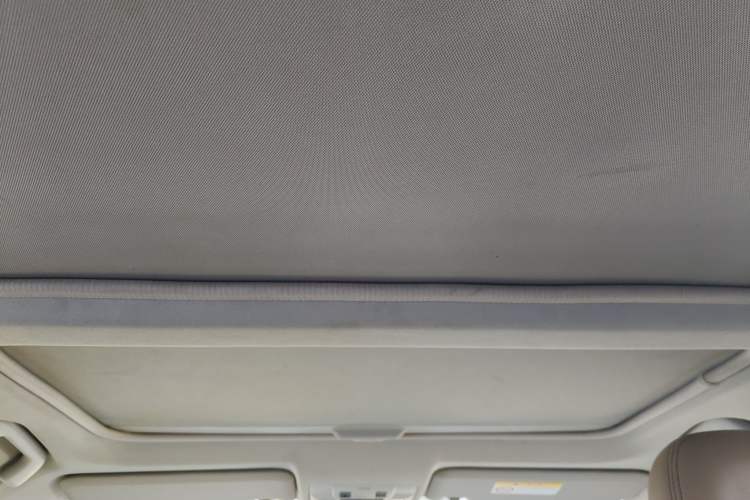 Used Toyota RAV4 2013 2.5L Automatic 4x4 Elite Edition Headliner