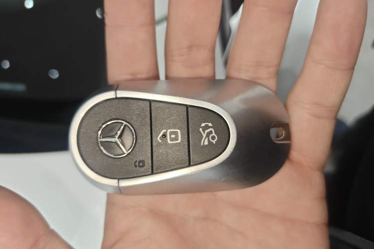 Used Mercedes-Benz C-Class 2023 Restyled C 260 L Sport Edition Vehicle Key