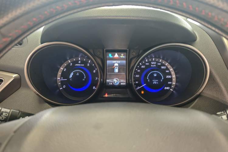 Used CHANGAN CS75 2016 1.8T Automatic Elite Model China V Standard
