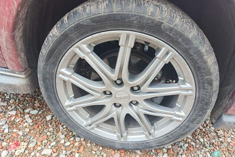 Used Infiniti ESQ 2014 1.6L Spontaneous Edition Right Front Wheel Hub