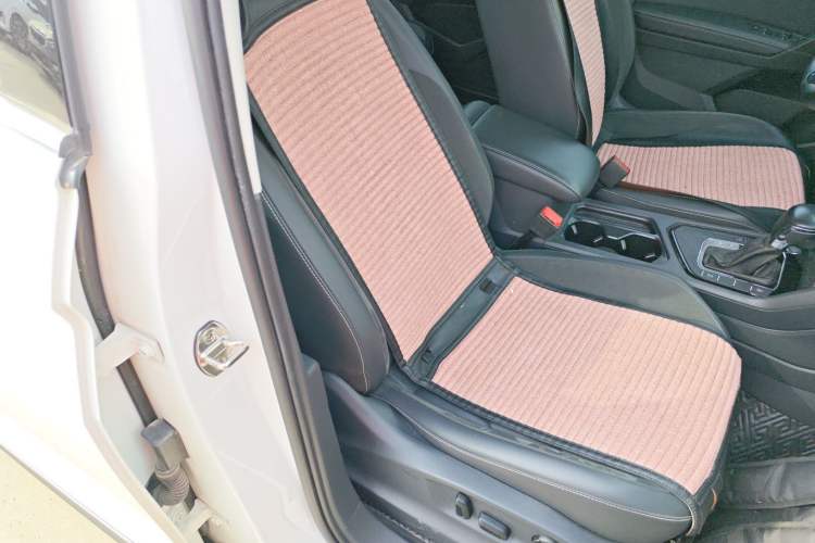 Used Volkswagen Tiguan L 2018 280TSI Automatic Two-Wheel Drive Comfort Edition Right Front Seat