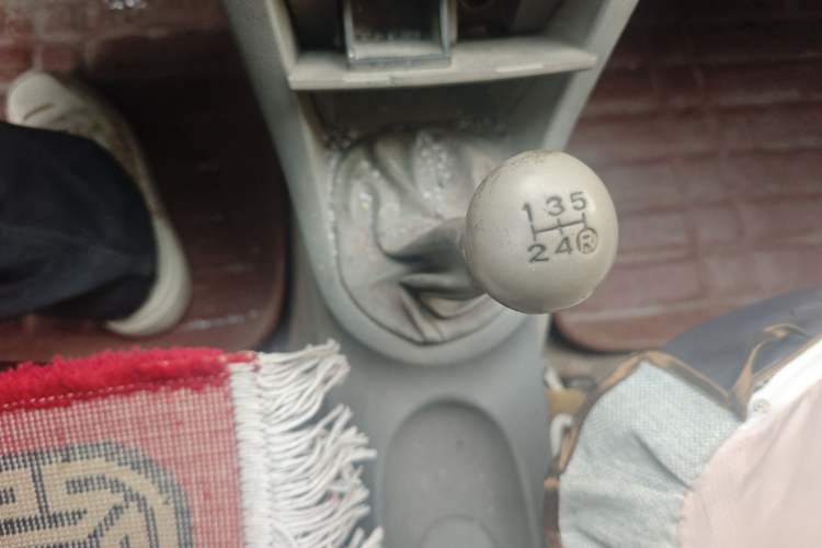 Used FAW Xiali N5 2011 1.3L Manual Luxury Edition Gear Lever