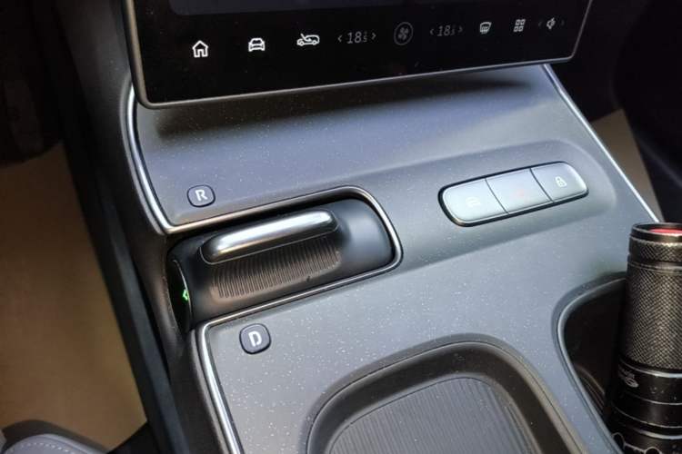 Used Nio ET5T 2024 75kWh Touring Gear Lever