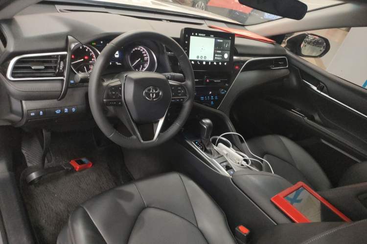 Used Toyota Camry 2021 2.0G Luxury Edition
