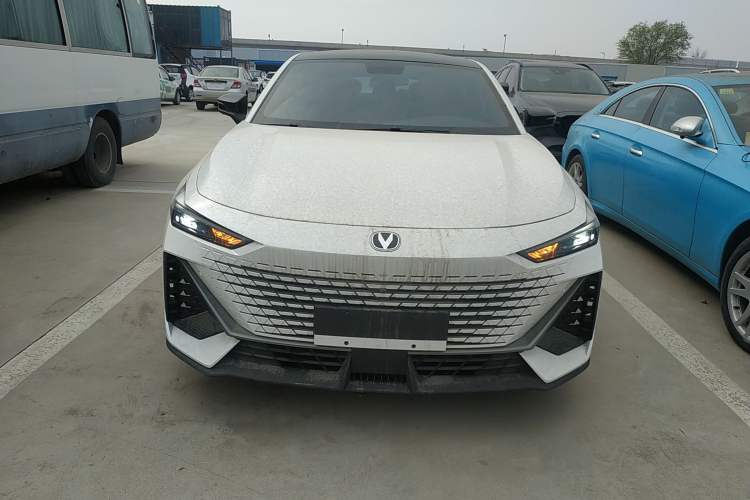 Used CHANGAN UNI-V 2022 1.5T Prestige Version