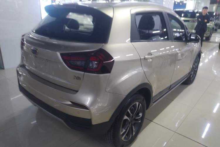 Used Geely Auto Vision X3 2019 Upgraded Model 1.5L CVT Prestige Version Rear Right 45 Deg