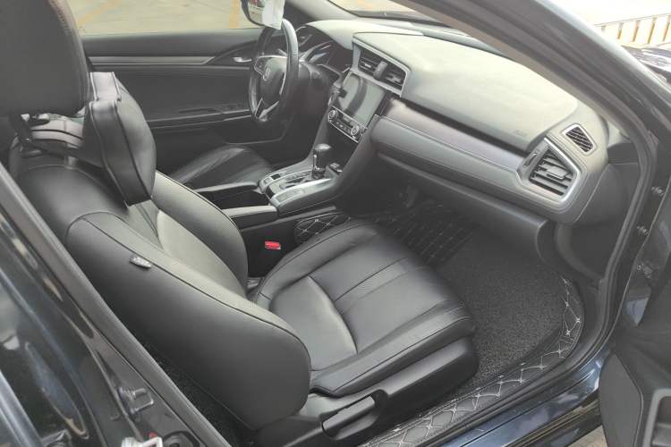 Used Honda Civic 2016 220TURBO CVT Prestige Edition
