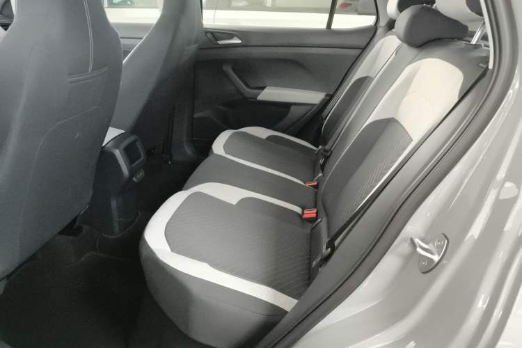Used Volkswagen Tharu 2026 Model Xinrui 1.5L Rujin Edition Left Rear Seat