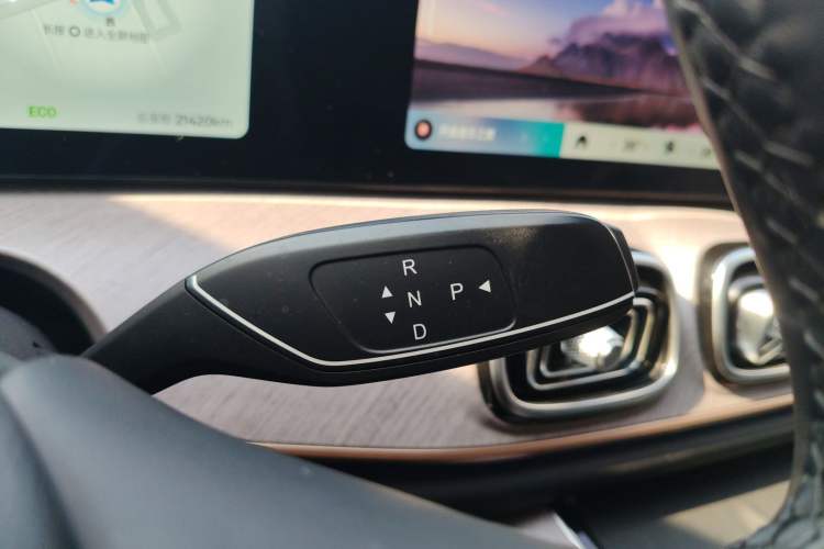 Used Chery Tiggo 9 C-DM 2025 1.5T 106KM Ultra-Comfort Edition 5 Seats Lithium-NMC