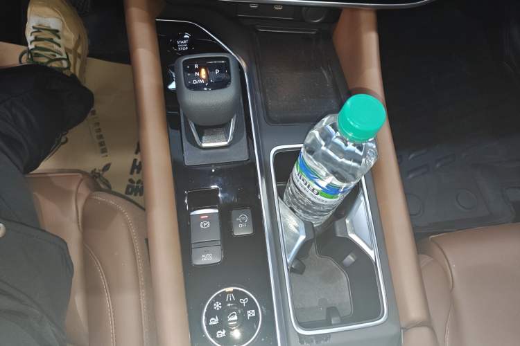 Used Nissan Pathfinder 2024 380 VC-TURBO Four-Wheel Drive Intelligent Driving Version 7 Seats Gear Lever