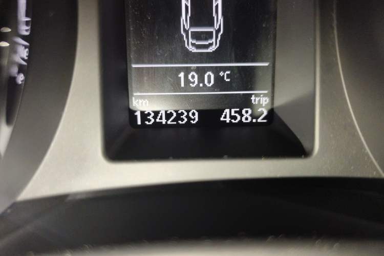 Used Skoda Superb 2009 1.8TSI Automatic Prestige Edition Odometer Close Up