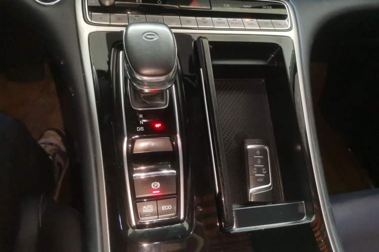 Used GAC Trumpchi M8 2021 Master Series 390T Ultimate Edition Gear Lever