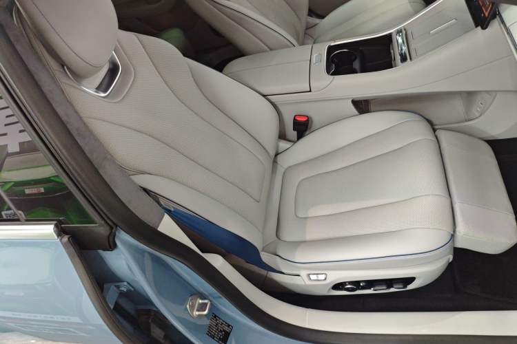 Used Hima Luxeed S7 2025 855 km Max Right Front Seat