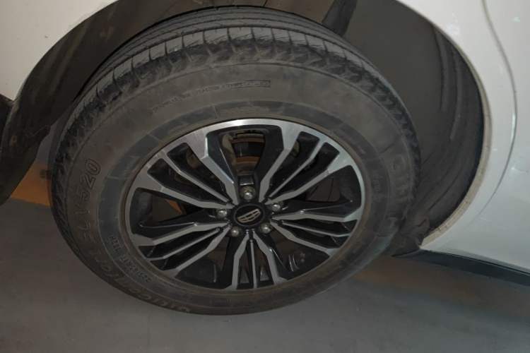 Used Geely Auto Vision X6 2016 1.8L Manual Luxury Model